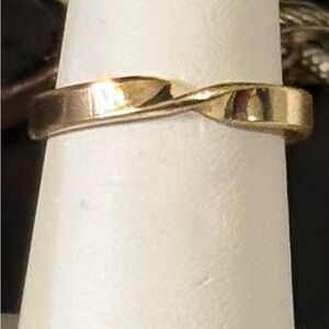 Gold-Toned Twisted Ring size 7
